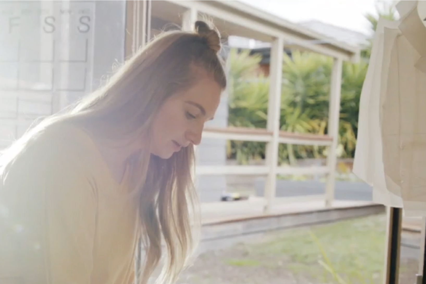 We talk morning routines, conscious businesses, and vulnerability with Elle Evans.